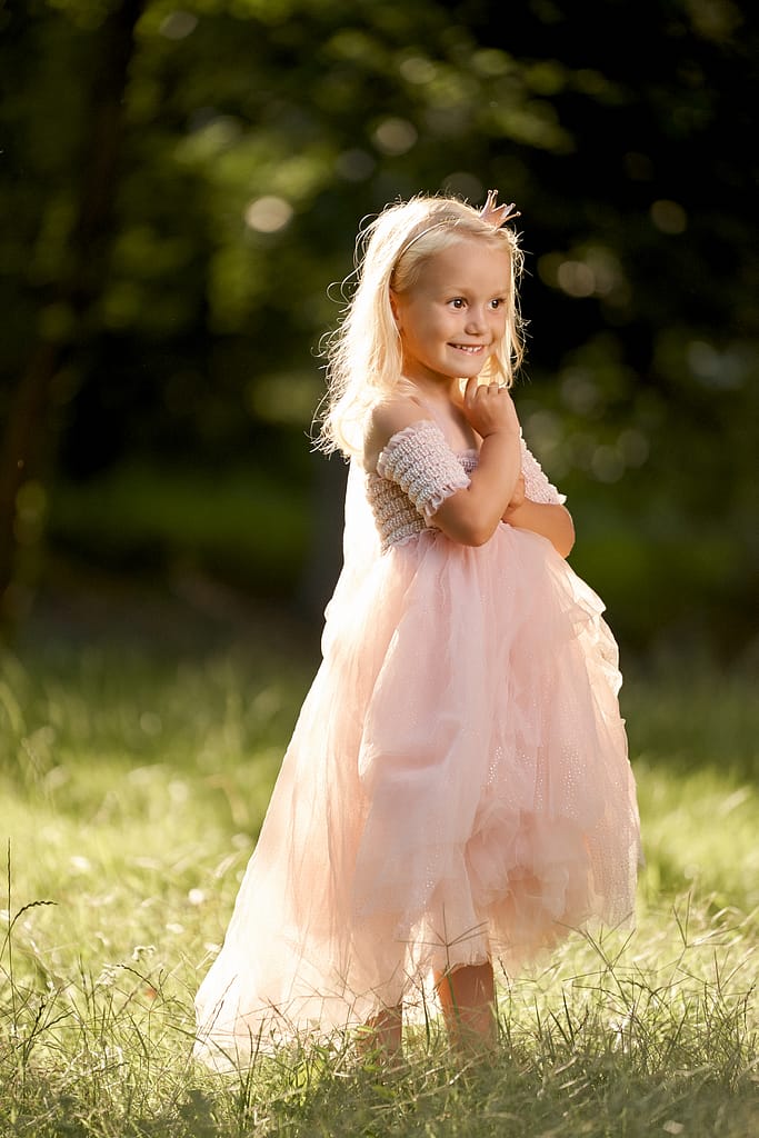 4-ročná Mia v ružových tutu šatách Luna Luna Elizia